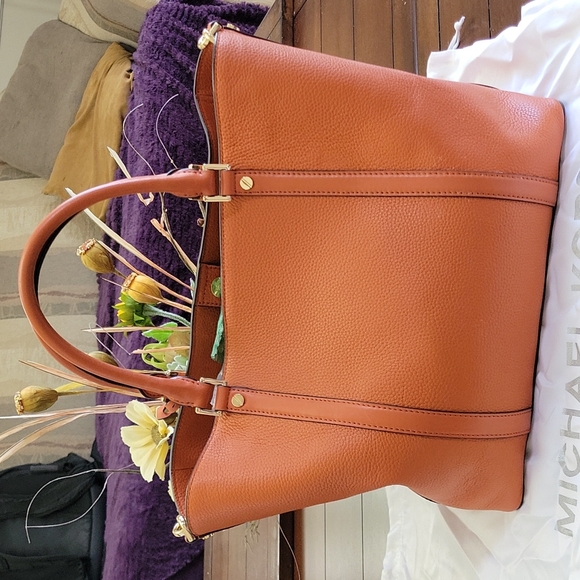 MK π  PURSE - Picture 5 of 16